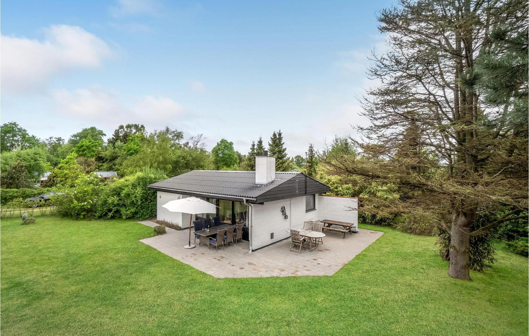 Amazing Home In Kalundborg With Kitchen Esterno foto